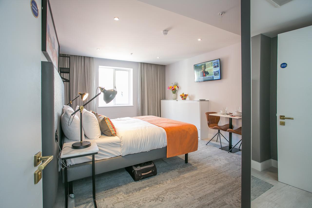 Grafton Street By Break 3*